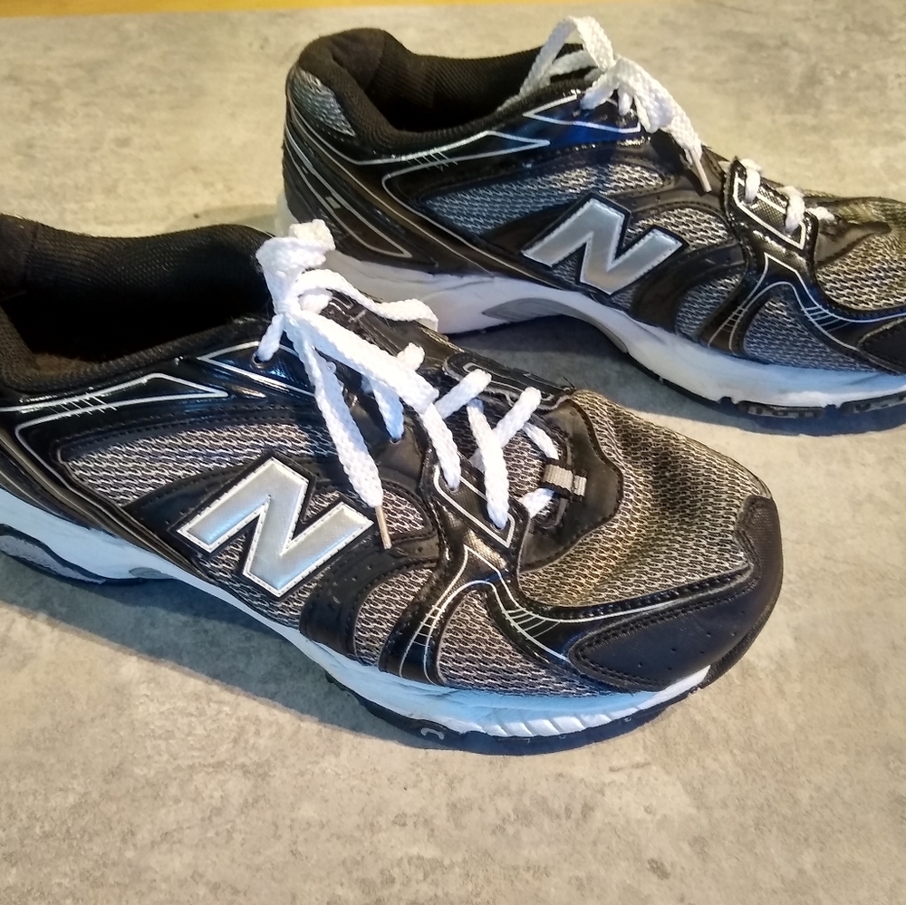 New Balance - Picture 2 of 6
